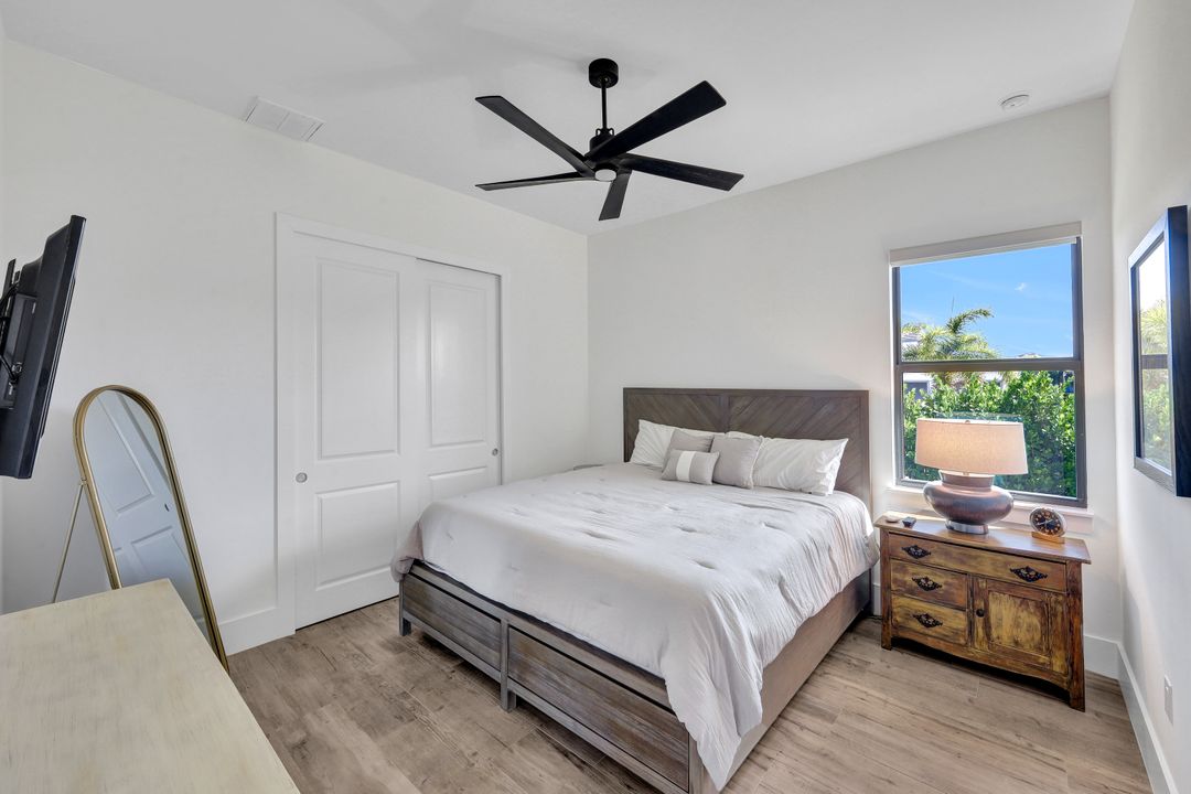 1200 Redwood Ct, Marco Island, FL 34145