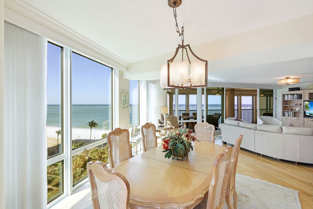 4651 Gulf Shore Blvd N #701, Naples, FL 34103