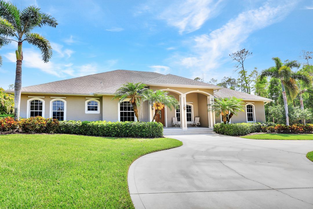 5743 Cope Ln, Naples, FL 34112