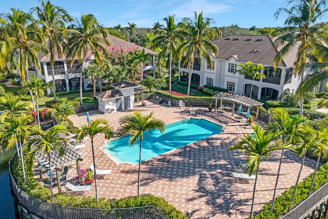 5025 Blauvelt Way #202, Naples, FL 34105