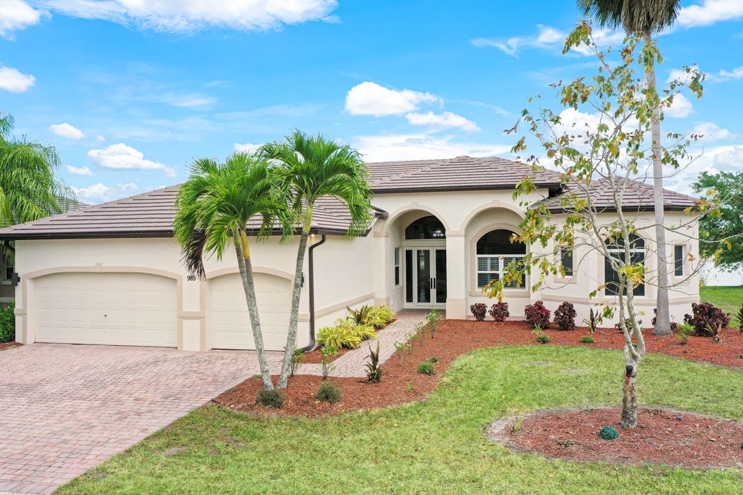 985 Chesapeake Bay Ct, Naples, FL 34120