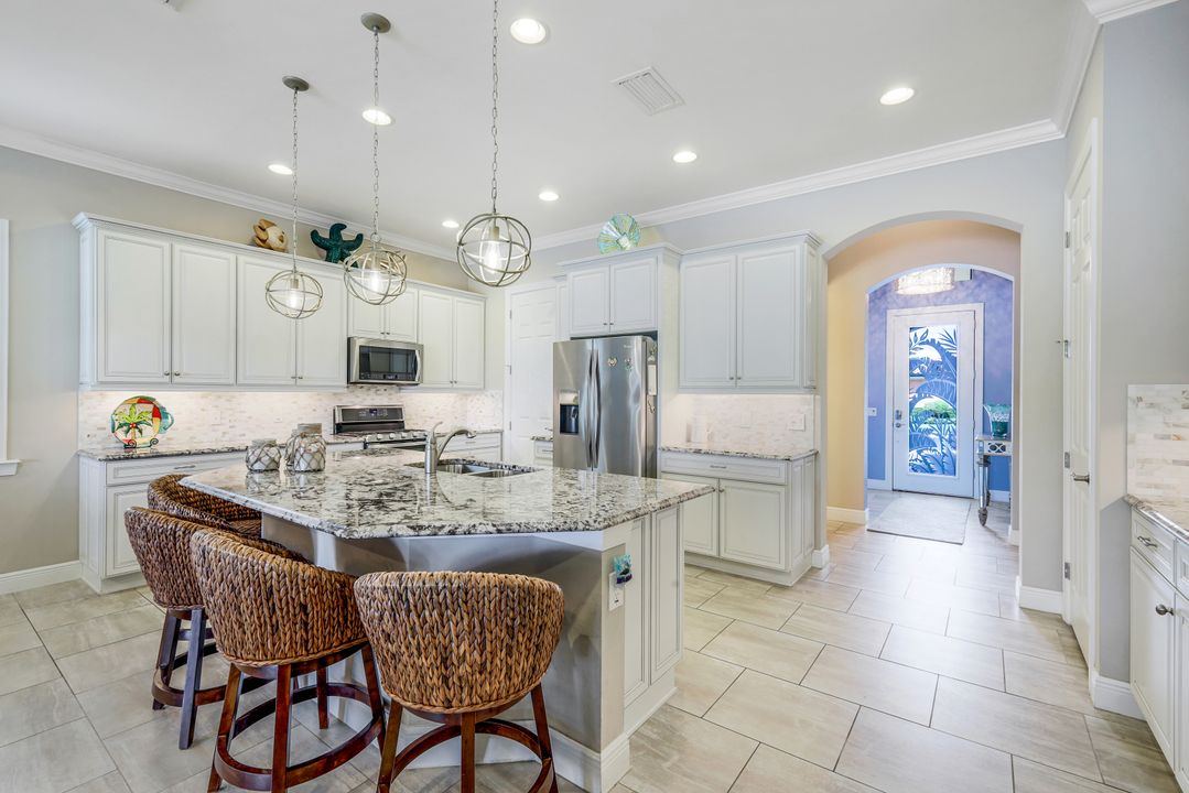 10263 Porto Romano Drive, Miromar Lakes, FL 33913