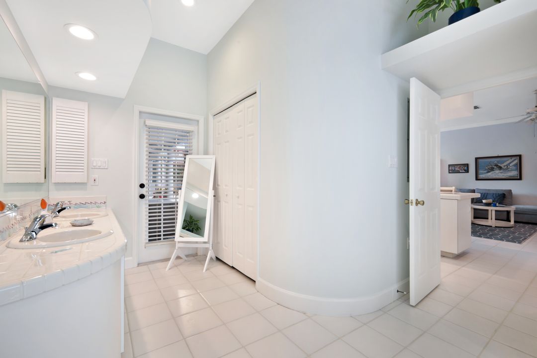 729 Dean Way, Fort Myers, FL 33919