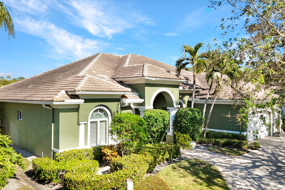 9742 Wilshire Lakes Blvd, Naples, FL 34109
