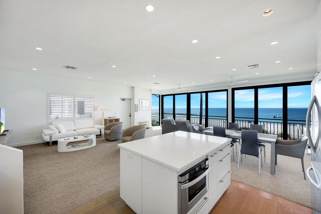 2211 Gulf Shore Blvd N #C4, Naples, FL 34102