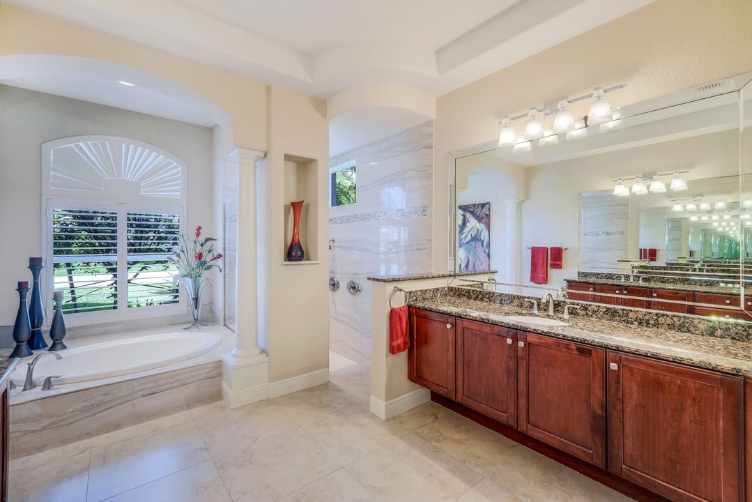 11124 Phoenix Way, Naples, FL 34119