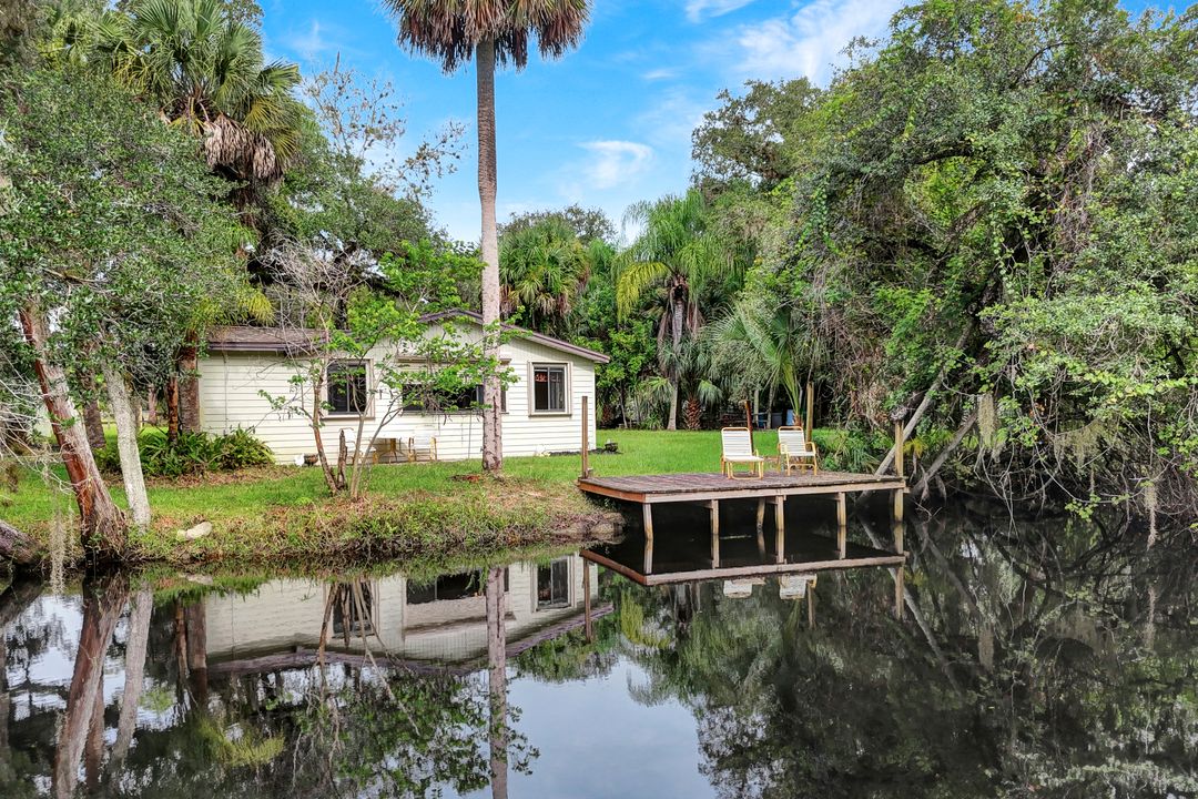 18200 Elmwood Dr, Alva, FL 33920
