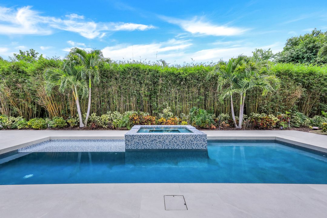569 Neapolitan Way, Naples, FL 34103