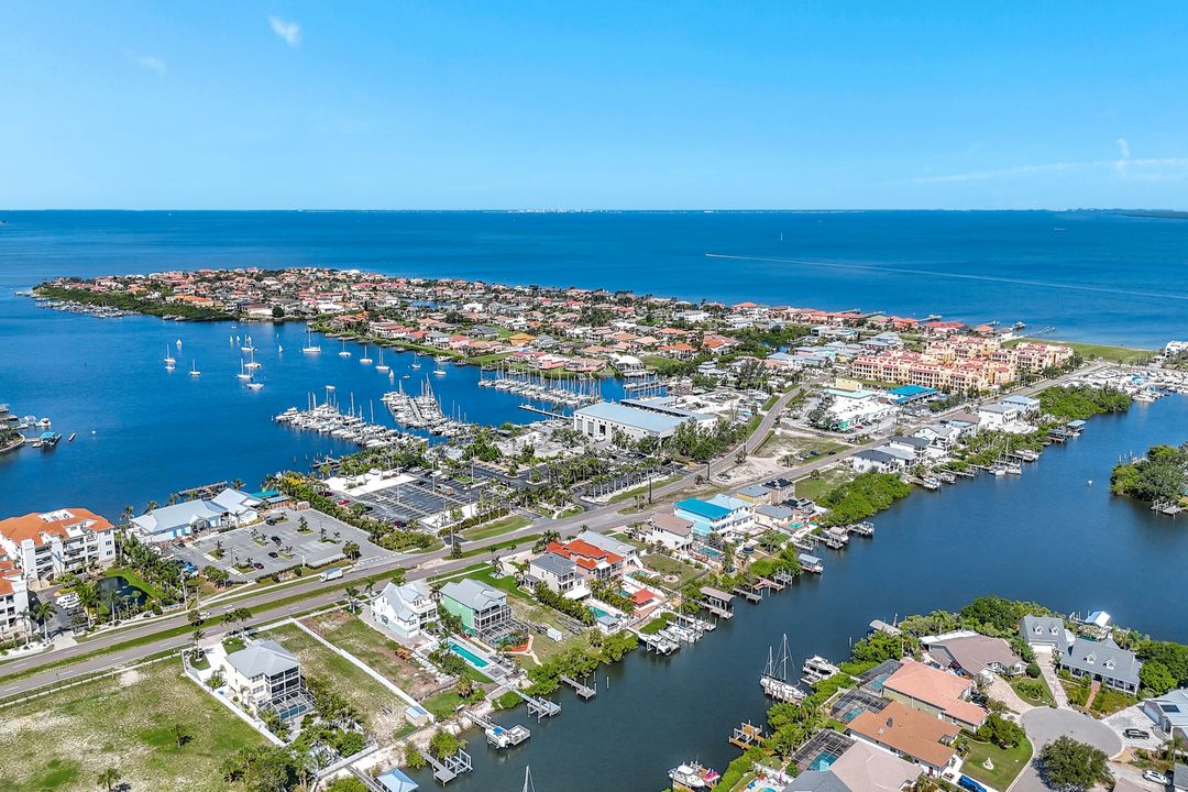 6219 Golden Nettle Dr, Apollo Beach, FL 33572