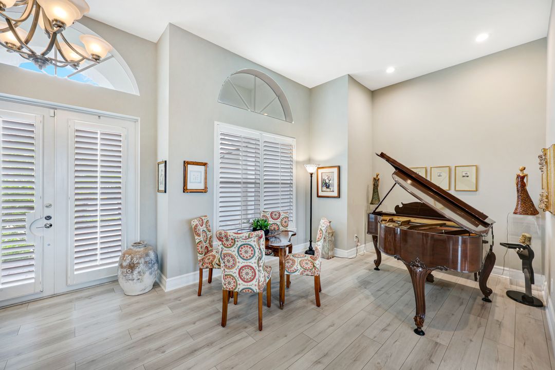 27154 Harbor Dr, Bonita Springs, FL 34135
