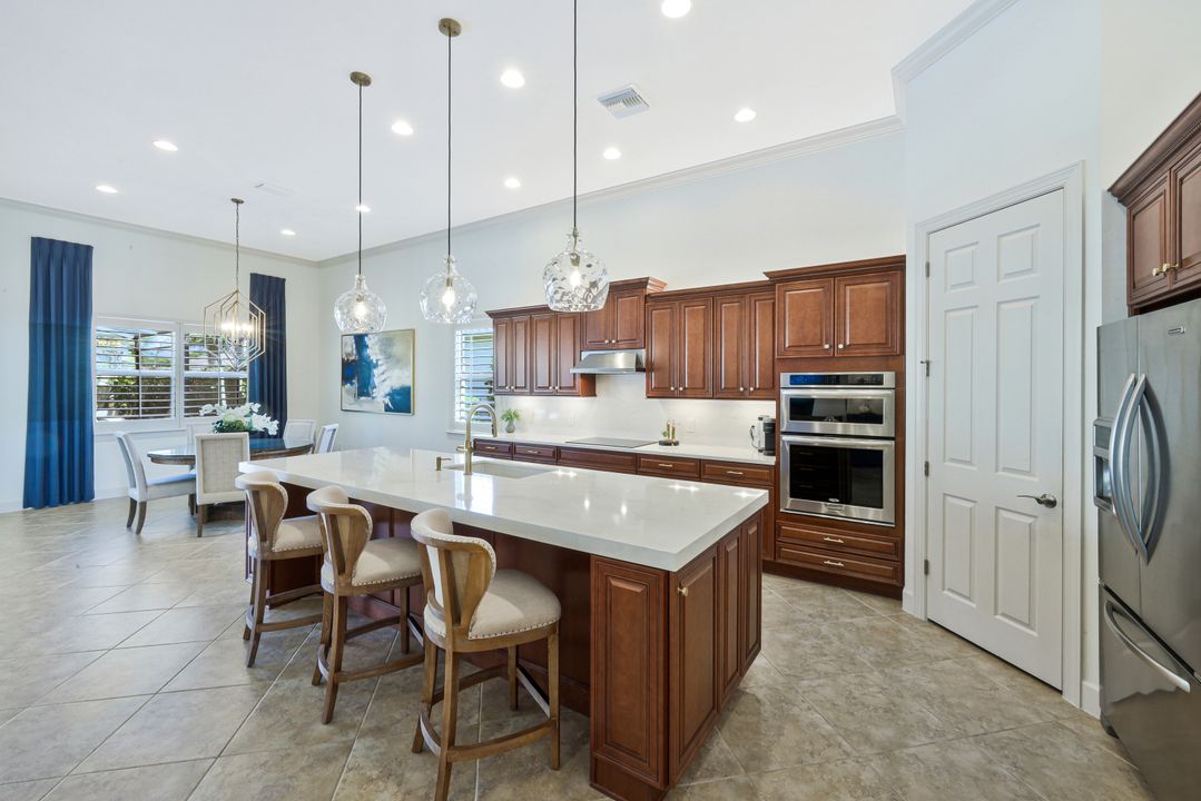 9298 Quarry Dr, Naples, FL 34120