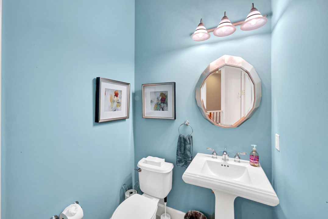 8755 Coastline Ct #202, Naples, FL 34120