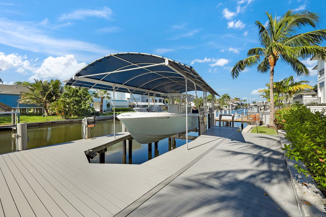 103 Bayview Ave, Naples, FL 34108