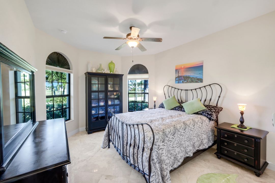 2208 NW 38th Pl, Cape Coral, FL 33993