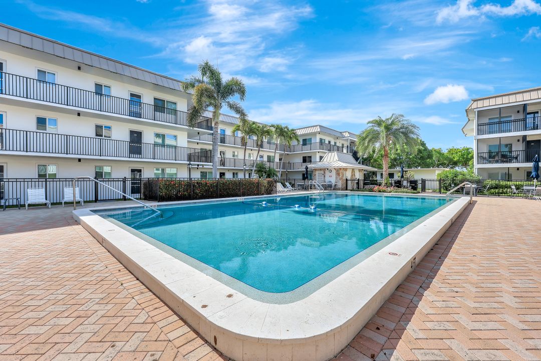 766 Central Ave #207, Naples, FL 34102
