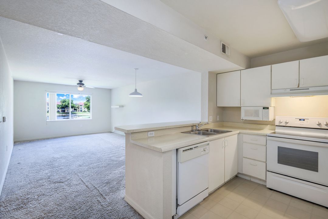 8234 Key Royal Cir #524, Naples, FL 34119