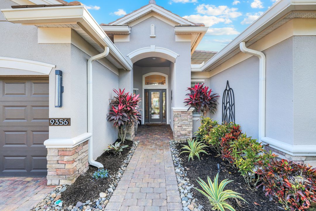 9356 Slate Ct, Naples, FL 34120