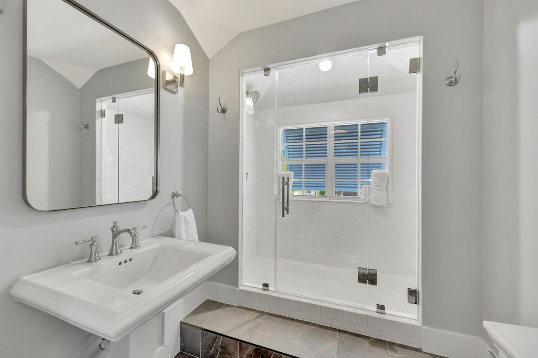 1500 Pelican Ave, Naples, FL 34102