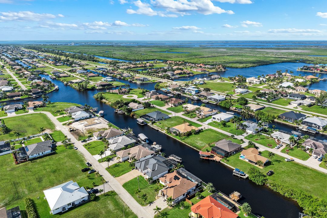 1030 NW 38th Pl, Cape Coral, FL 33993