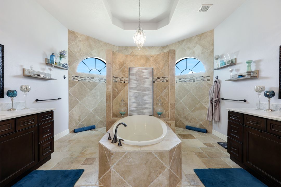 208 SW 15th St, Cape Coral, FL 33991