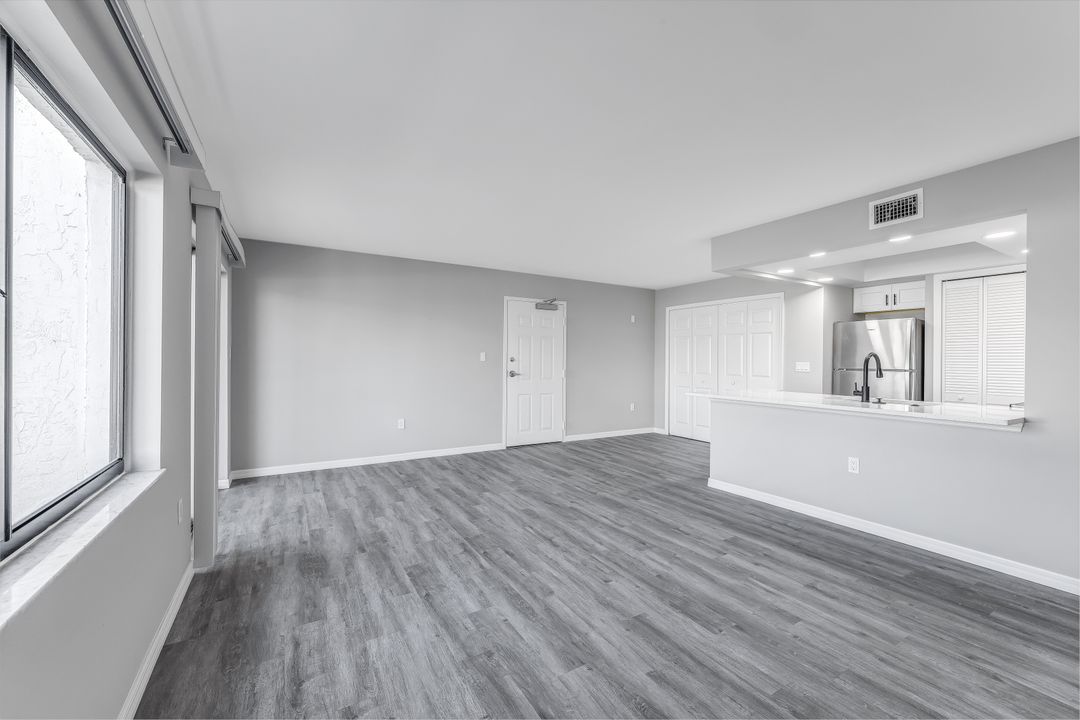4815 Tudor Dr, Cape Coral, FL 33904