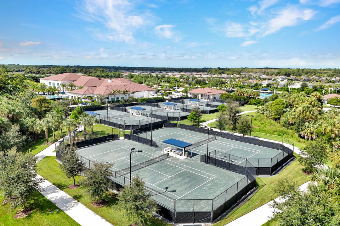 12261 Windamere Trl, Naples, FL 34120