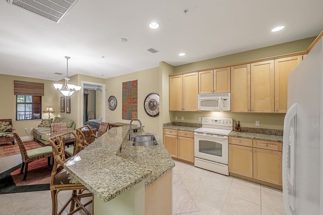 9110 Capistrano St S #8402, Naples, FL 34113