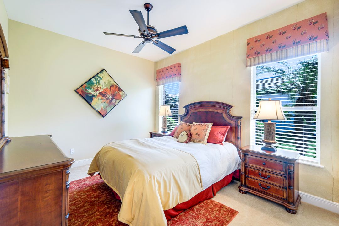 5742 Hammock Isles Dr, Naples, FL 34119