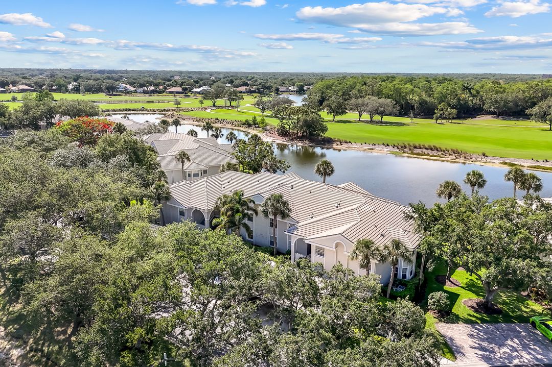 6260 Bellerive Ave #402, Naples, FL 34119