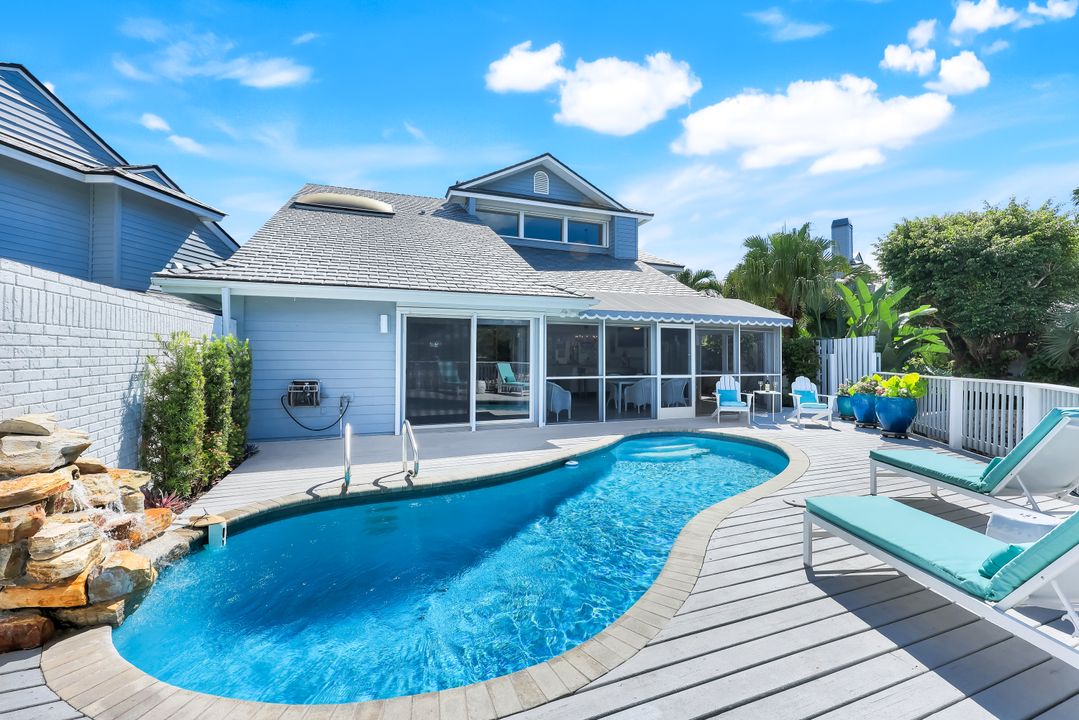 635 Bridge Way Ln, Naples, FL 34108