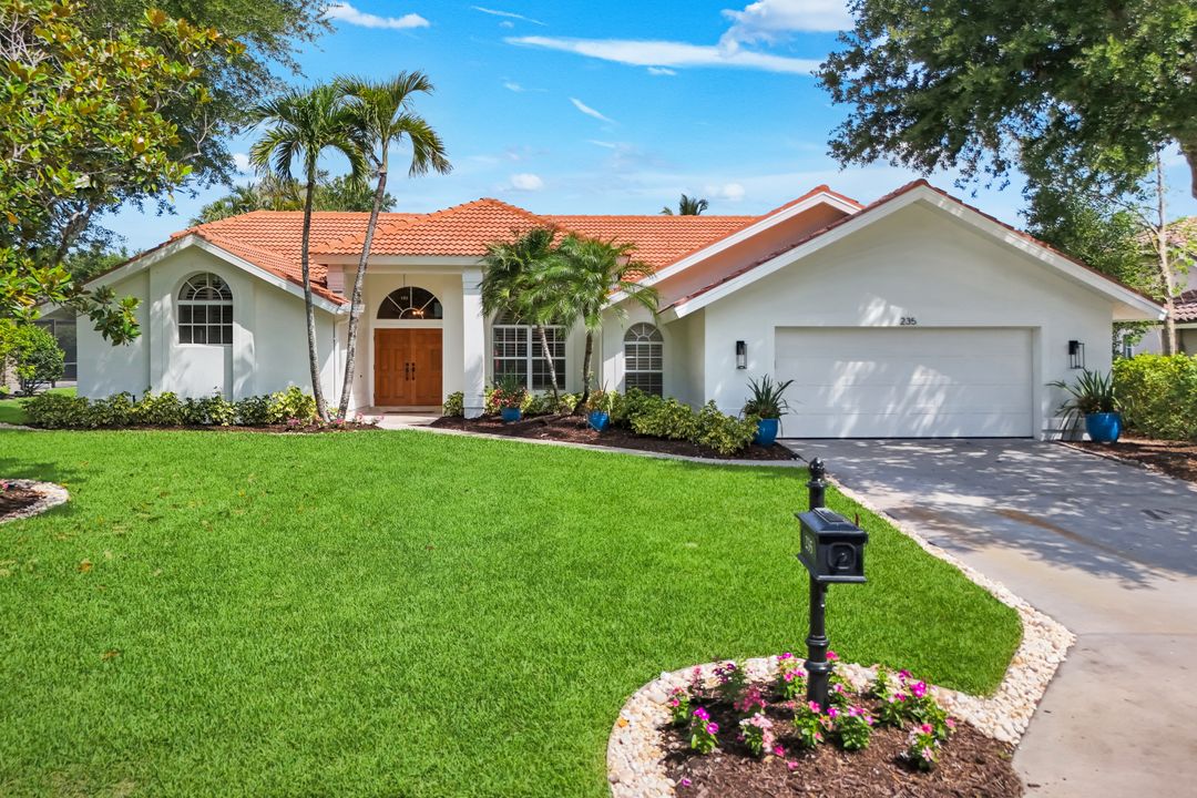 235 Silverado Dr, Naples, FL 34119