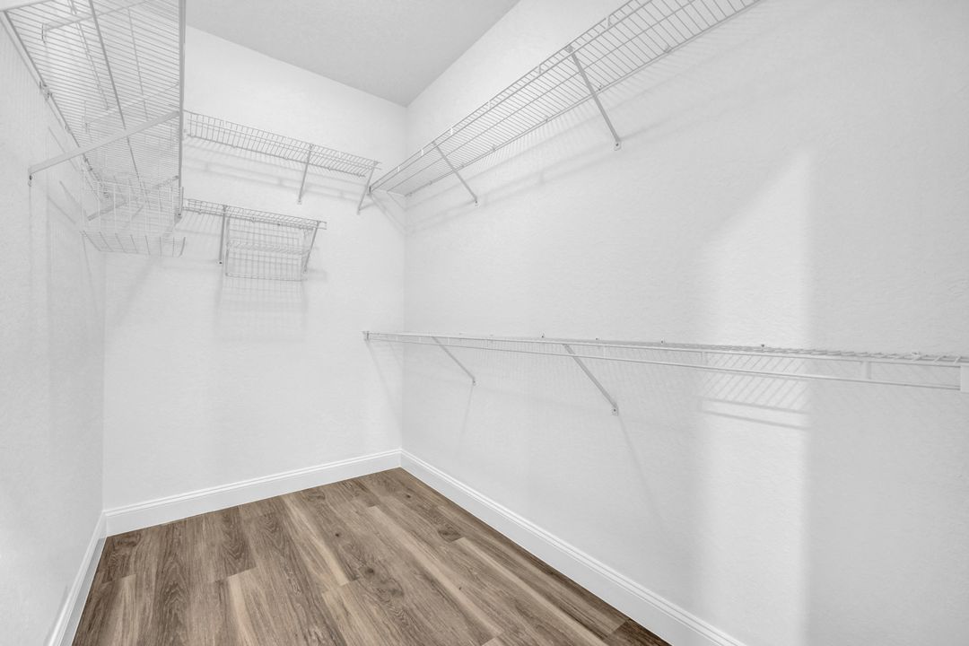 7488 Berkshire Pines Dr, Naples, FL 34104