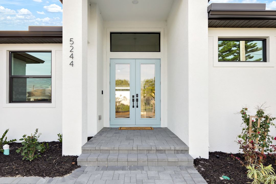 5244 Agualinda Blvd, Cape Coral, FL 33914