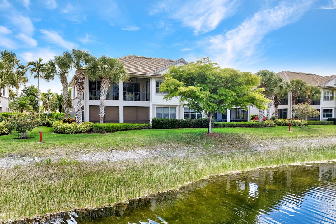 8755 Coastline Ct #202, Naples, FL 34120