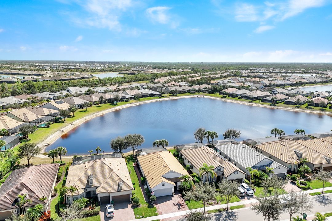 7460 Blackberry Dr, Naples, FL 34114