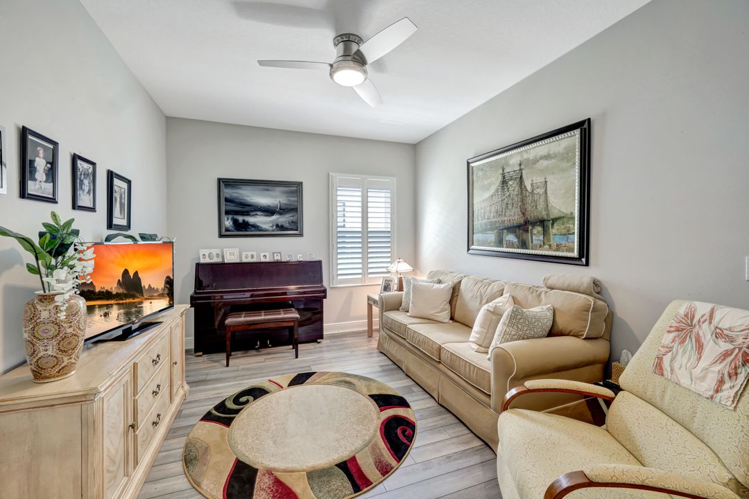 6219 Golden Nettle Dr, Apollo Beach, FL 33572