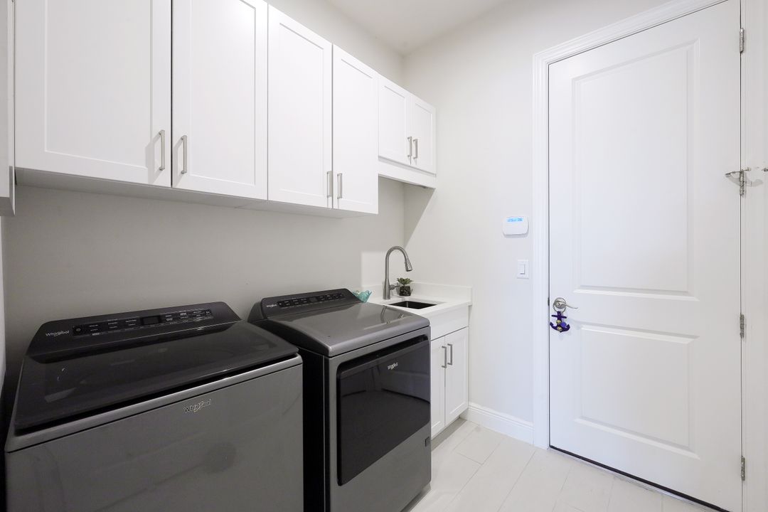 9004 Mayreau Way, Naples, FL