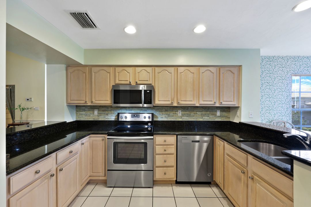 242 Via Perignon, Naples, FL 34119