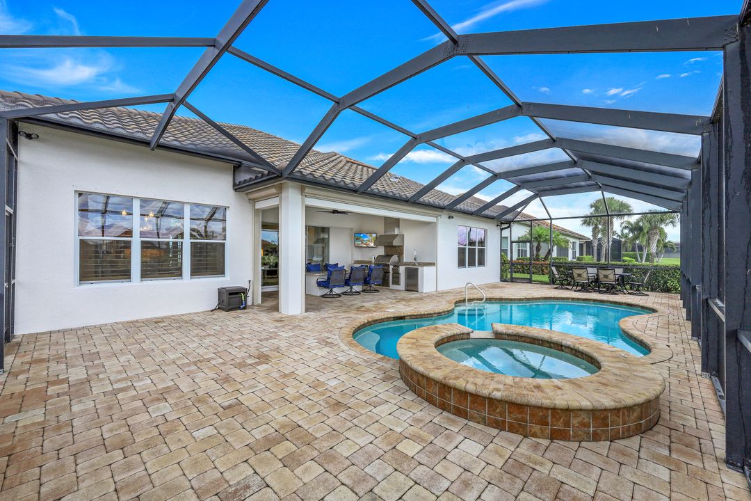 9360 Marble Stone Dr, Naples, FL 34120