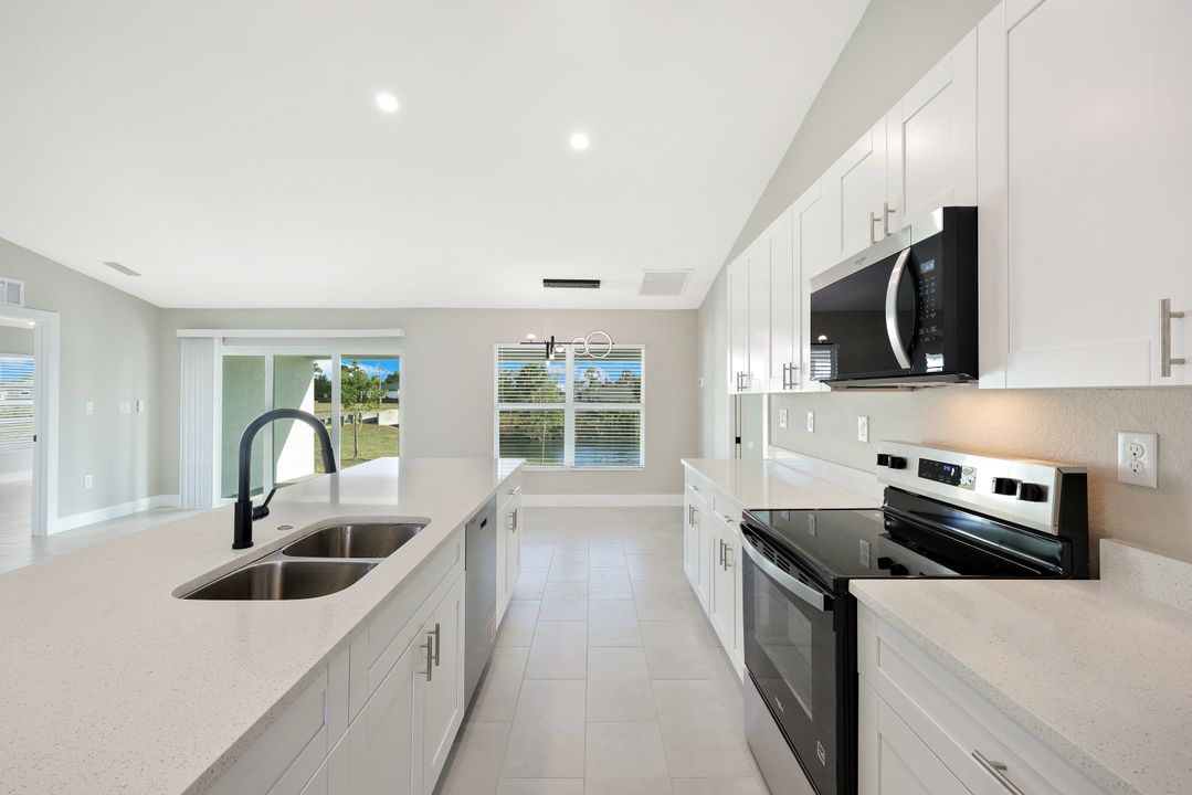 1910 NE 42nd Terrace, Cape Coral, FL 33909