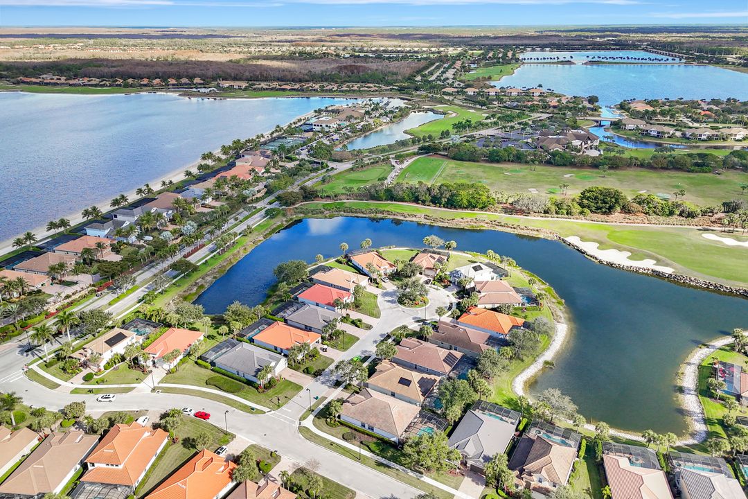 9127 Crystal Ct, Naples, FL 34120