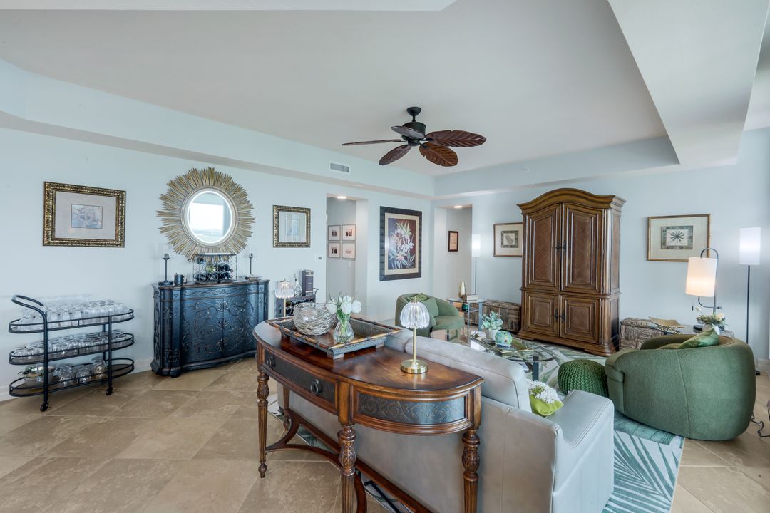 295 Grande Way #1405, Naples, FL 34110