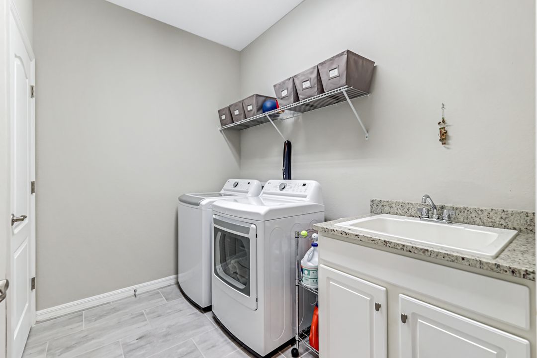 1603 Santiago Cir, Naples, FL 34113