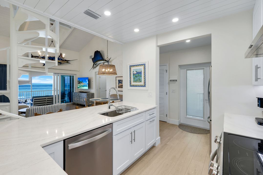 2321 W Gulf Dr #1E, Sanibel, FL 33957