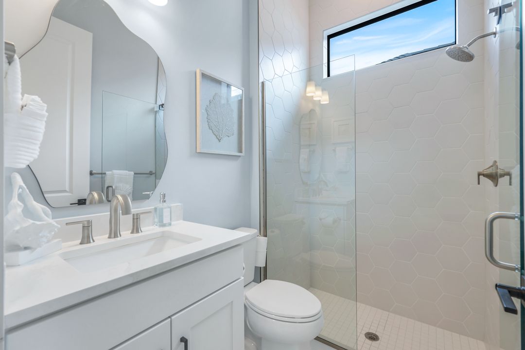 16221 Verilyn Cir, Naples, FL 34110