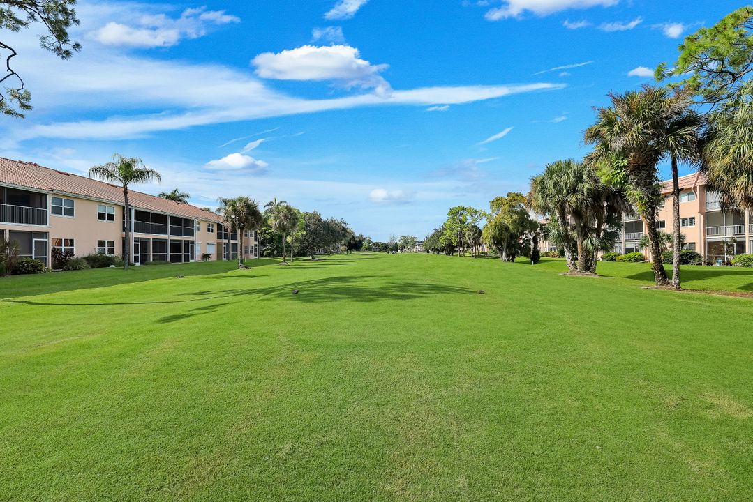 225 Turtle Lake Ct #209, Naples, FL 34105