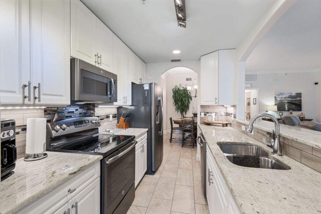 1118 Sweetwater Ln #1301, Naples, FL 34110