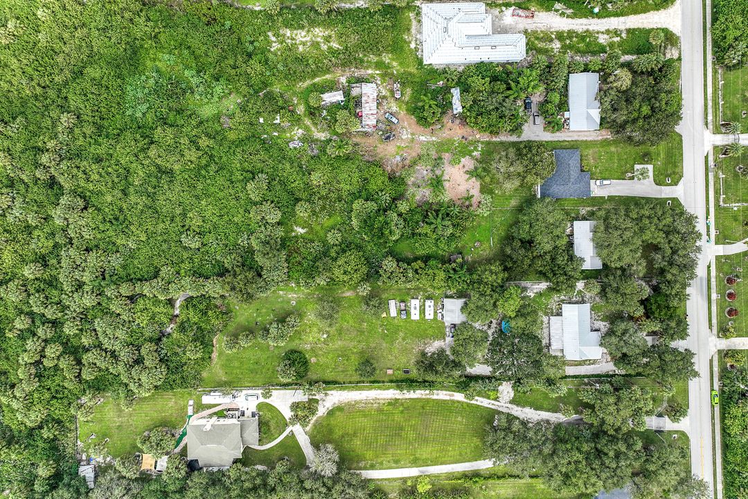 981 13th St SW, Naples, FL 34117