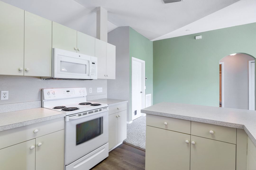 3201 NW 4th Ave, Cape Coral, FL 33993