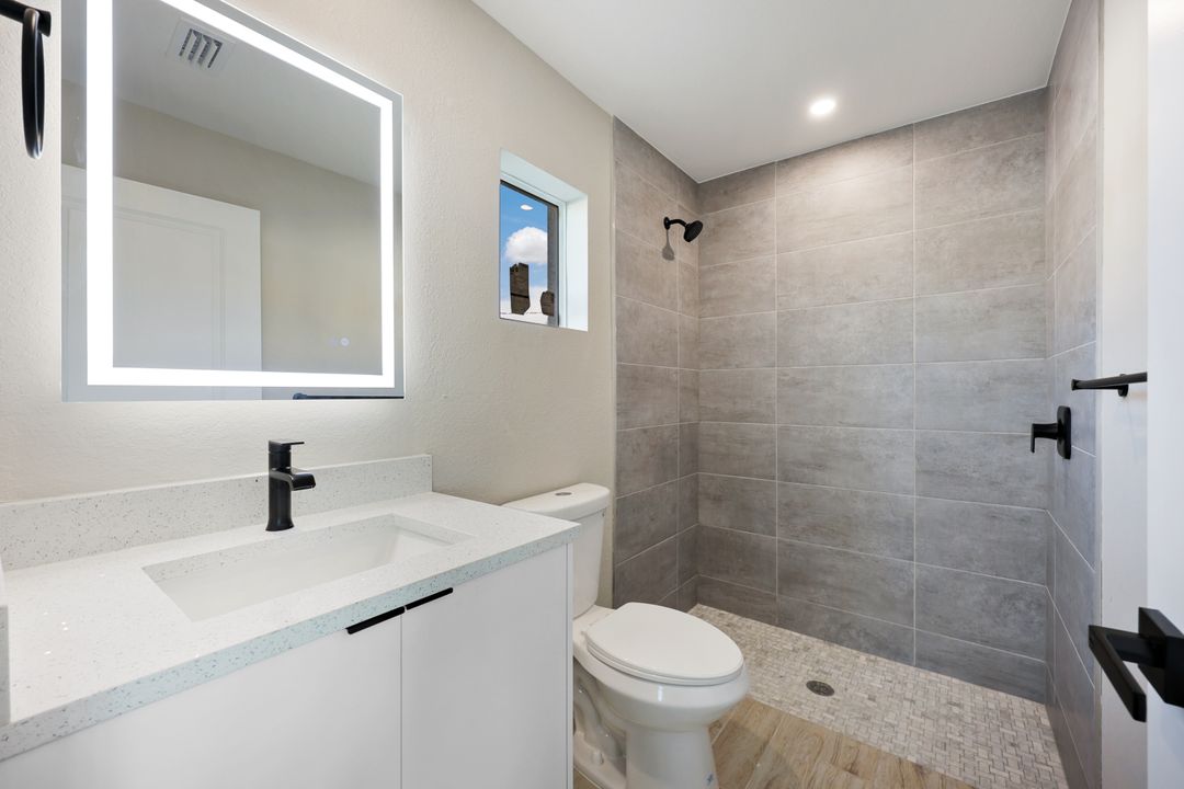 2013 NW 20th Terrace, Cape Coral, FL 33993